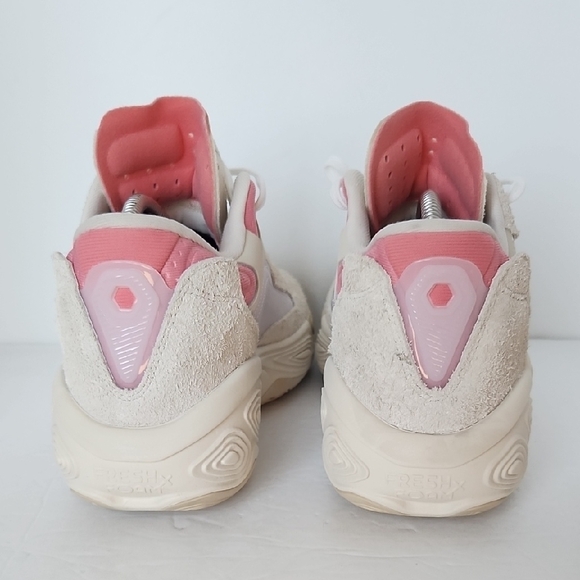 New Balance Unisex Sneakers in Beige and Coral - Picture 7 of 9